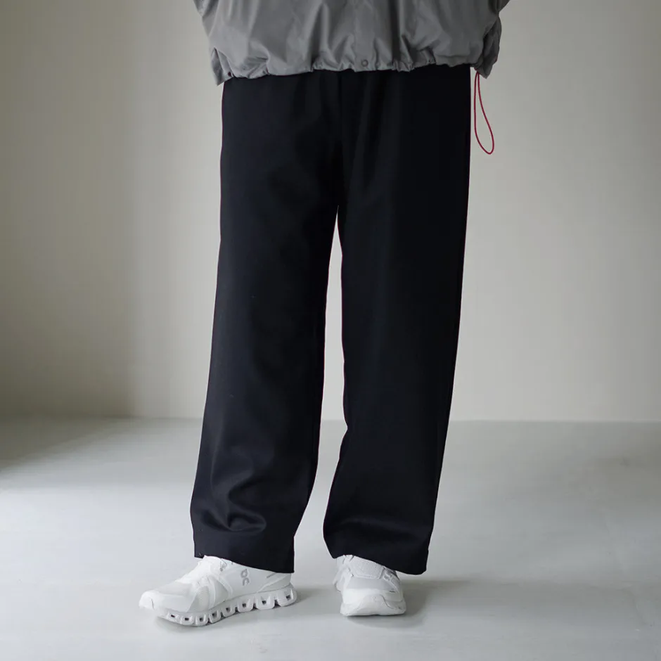 Sneakers^ON / Cloud 5